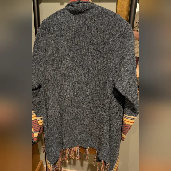 DAVI & DANI Blue and Red Fringe Cardigan - Picture 7 of 8